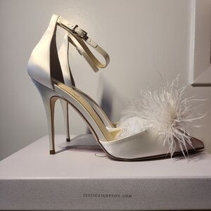 Jessica Simpson White Ostrich Feathered Matte Satin Women's Heels Size 11M